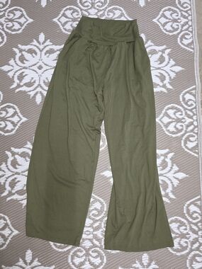 High-Waist Wide Leg Pants in Olive Green